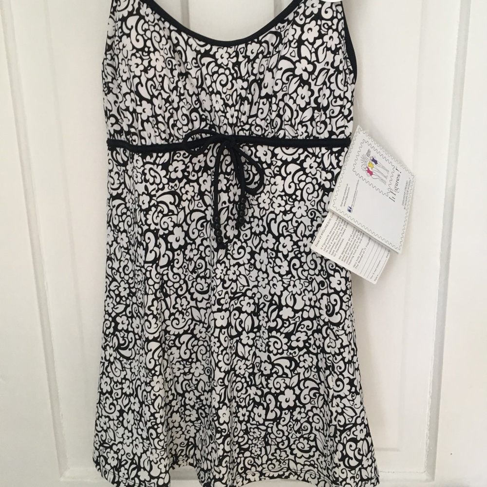 It Figures Swim dress. Black & White Floral BNWT PRICE DROP